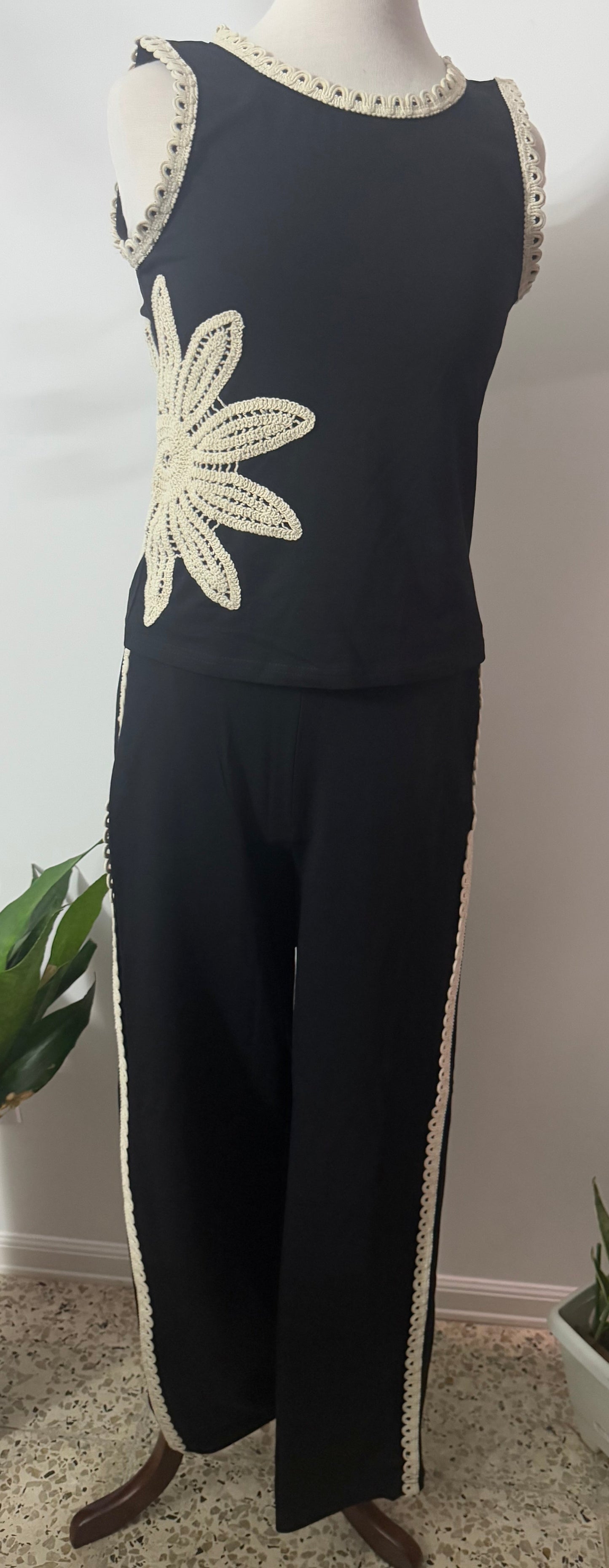 Flower crochet pant set