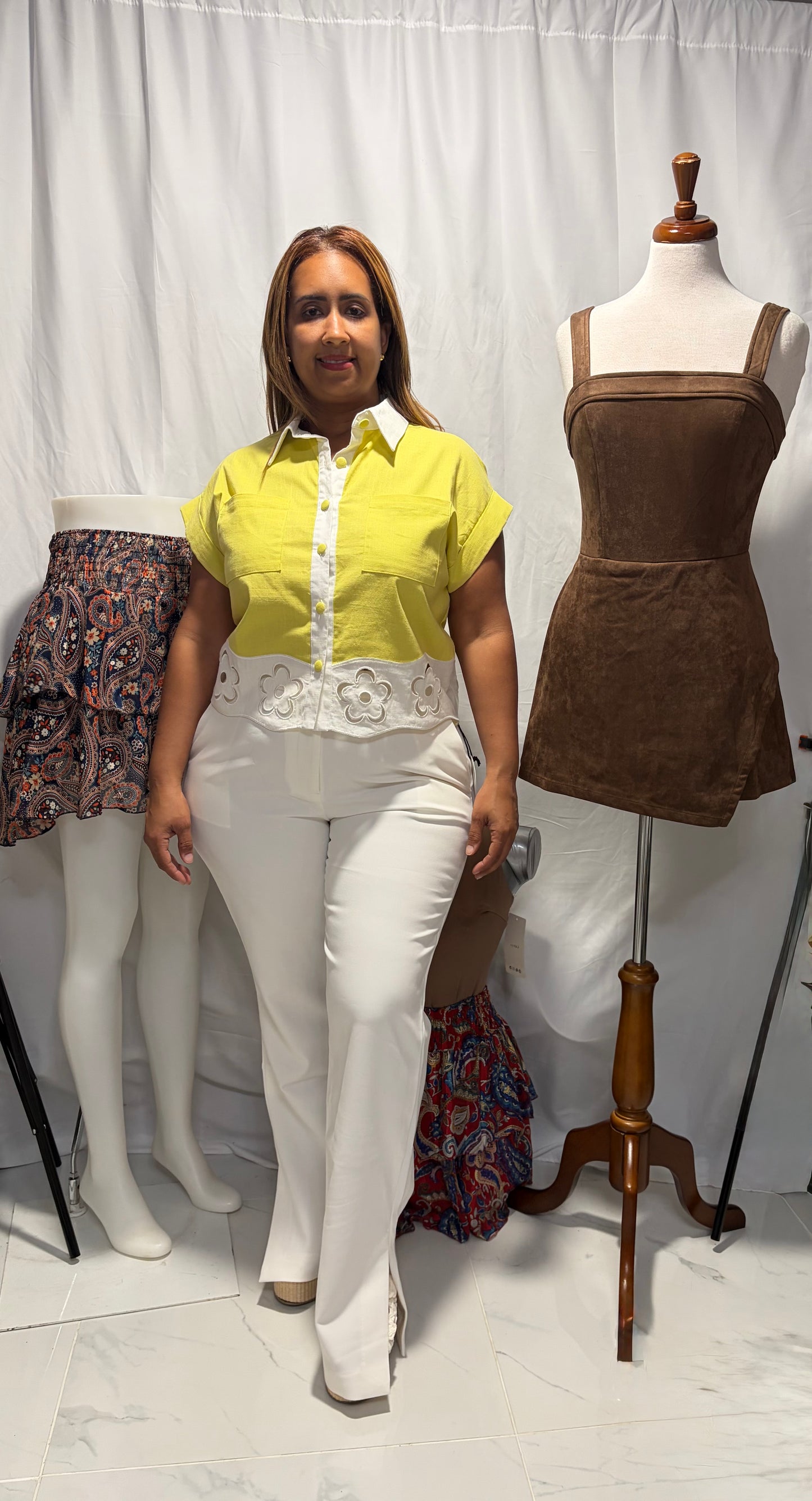 Top Amarillo Pastel con Flores - Pastel Design