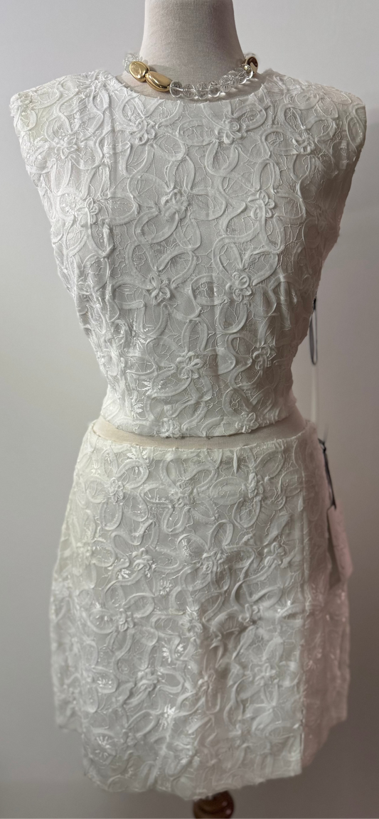 White flower embroidery set