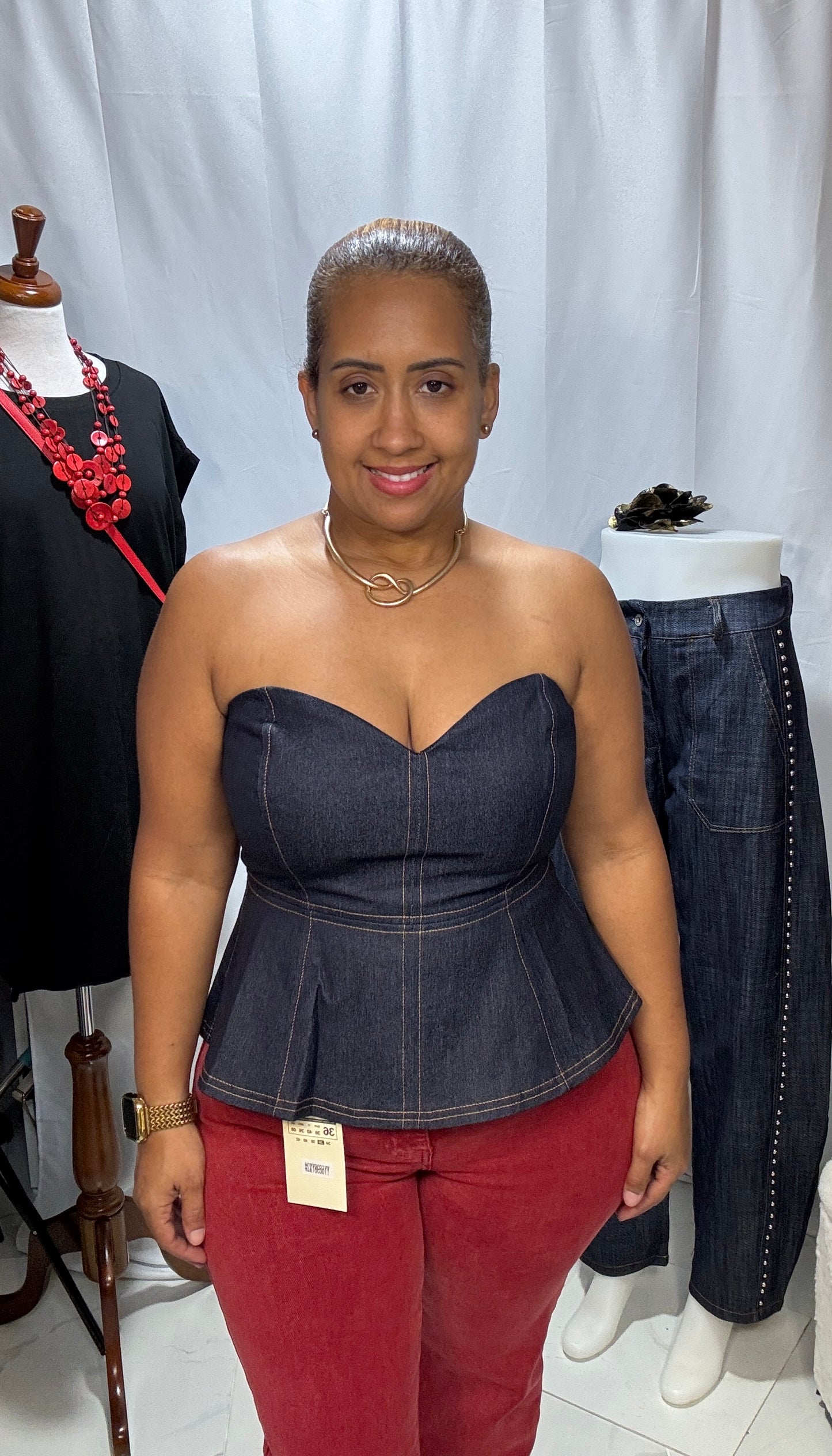 Top Peplum Off Shoulder de Mahón Oscuro con Cierre