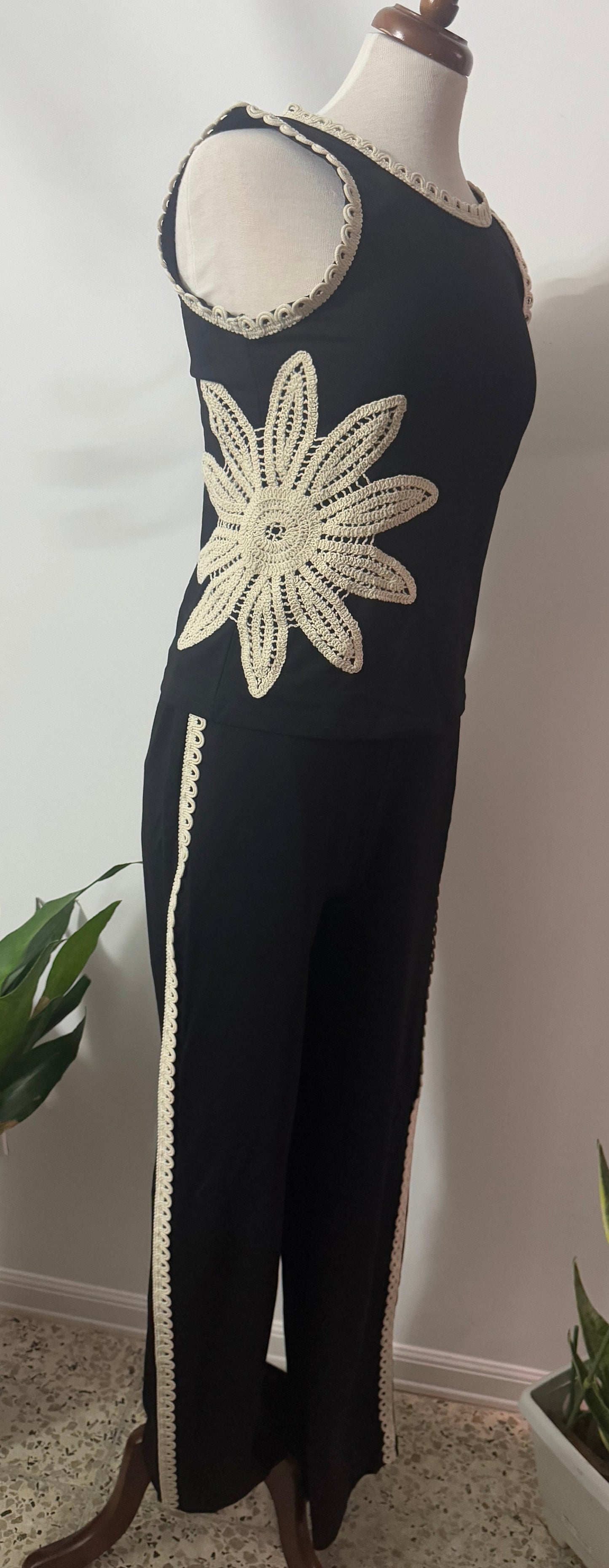 Flower crochet pant set