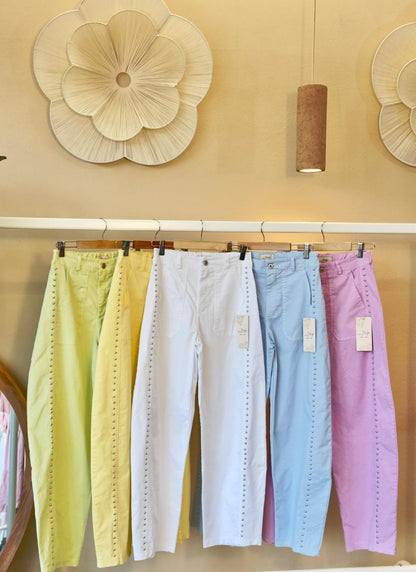 Pantalón Barrel Italiano con Tachuelas Metálicas