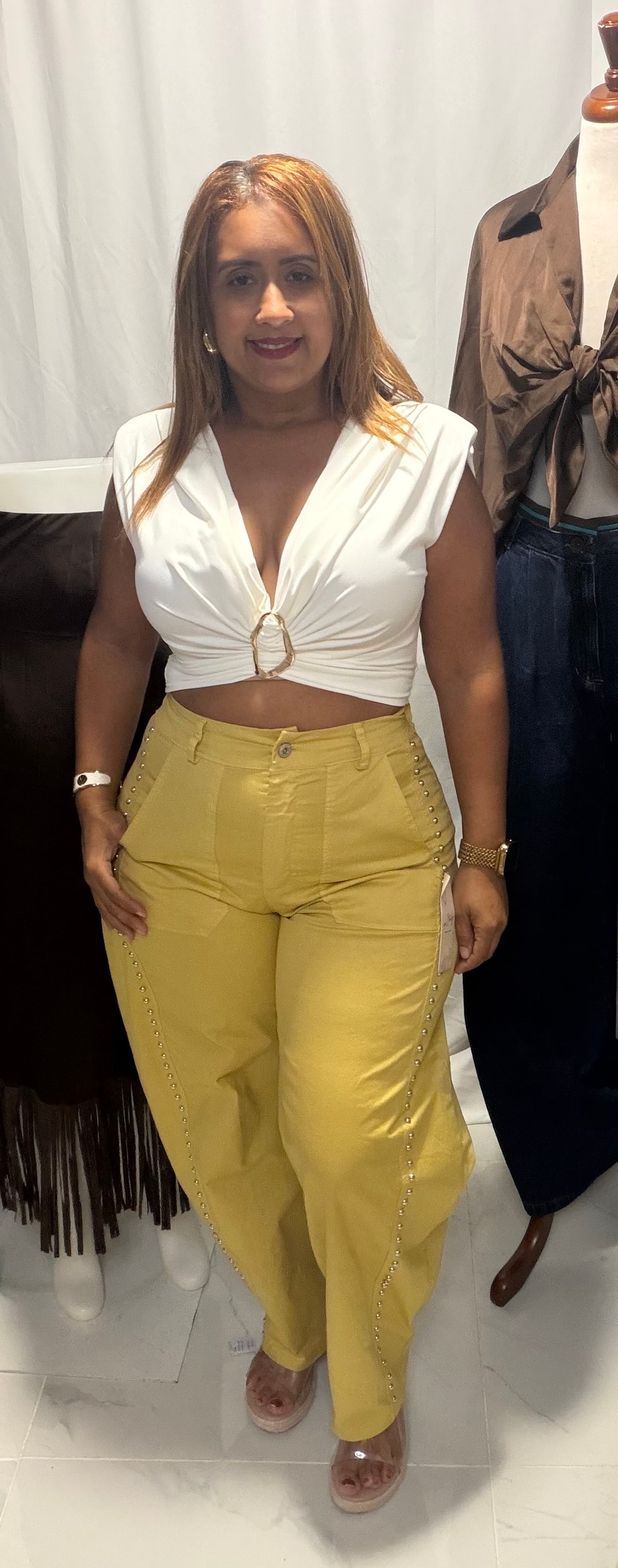 Pantalón Barrel Italiano con Tachuelas Metálicas