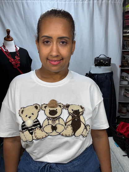 Camisa de Ositos en Relieve con Detalles de Cadenas