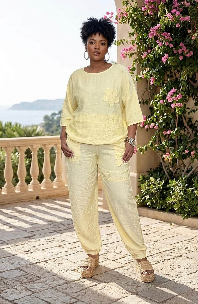 Set de Dos Piezas en Hilo Italiano con Detalle Floral | Talla Única