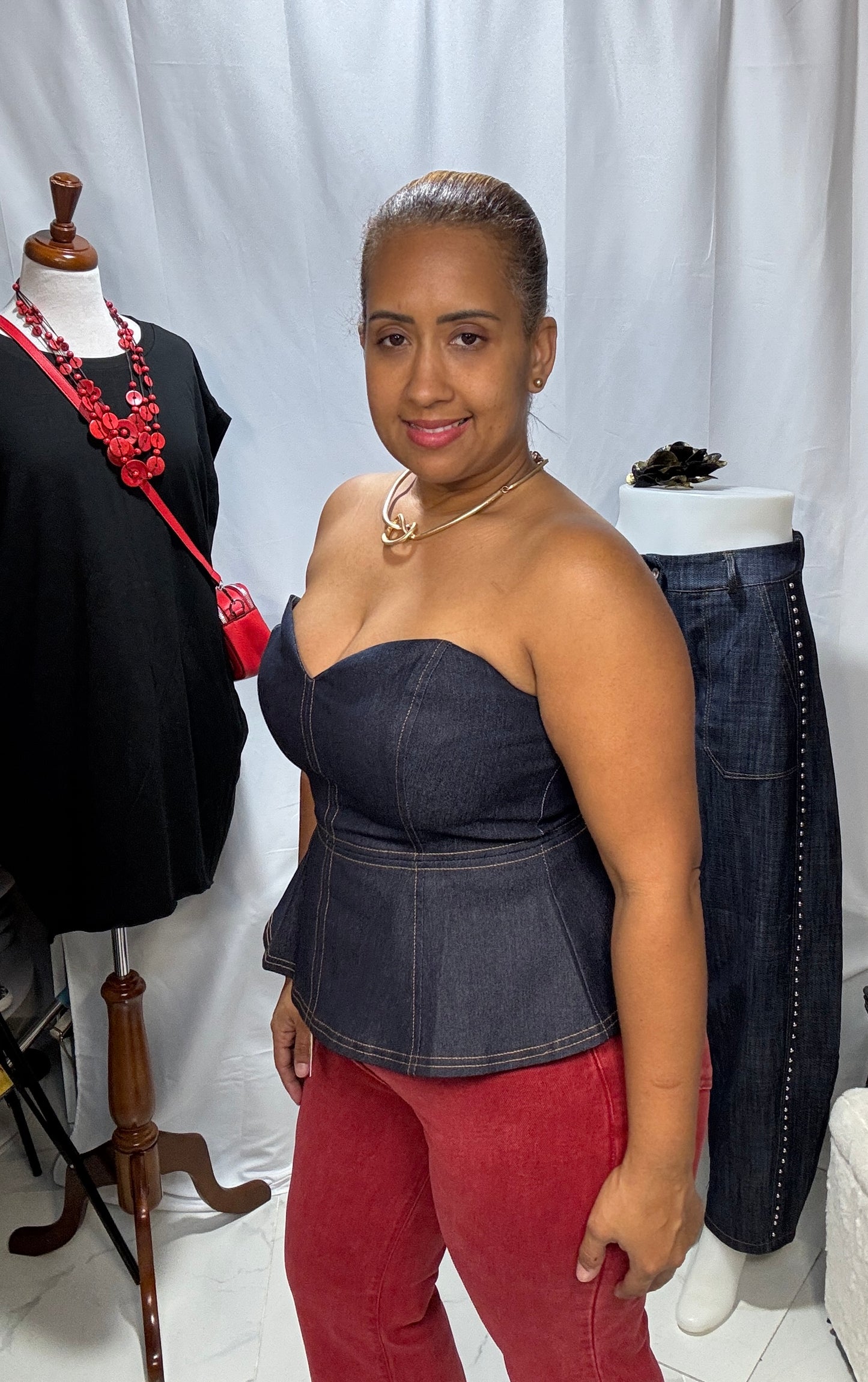 Top Peplum Off Shoulder de Mahón Oscuro con Cierre