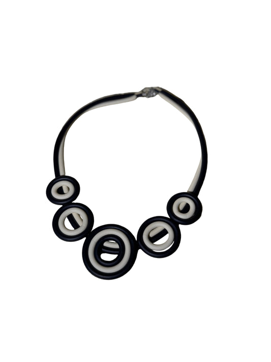 Black & white necklace