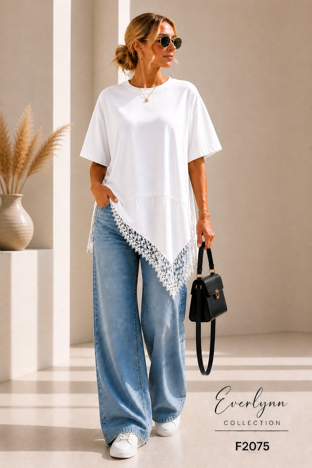 Top Largo Asimétrico con Detalle de Lace y Seda